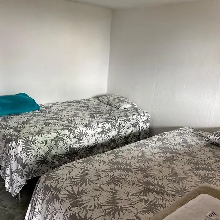 Hostal Hollywood Inn-2
